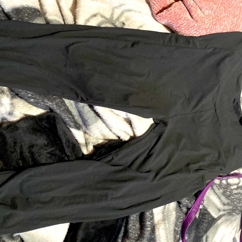 Basic black leggings